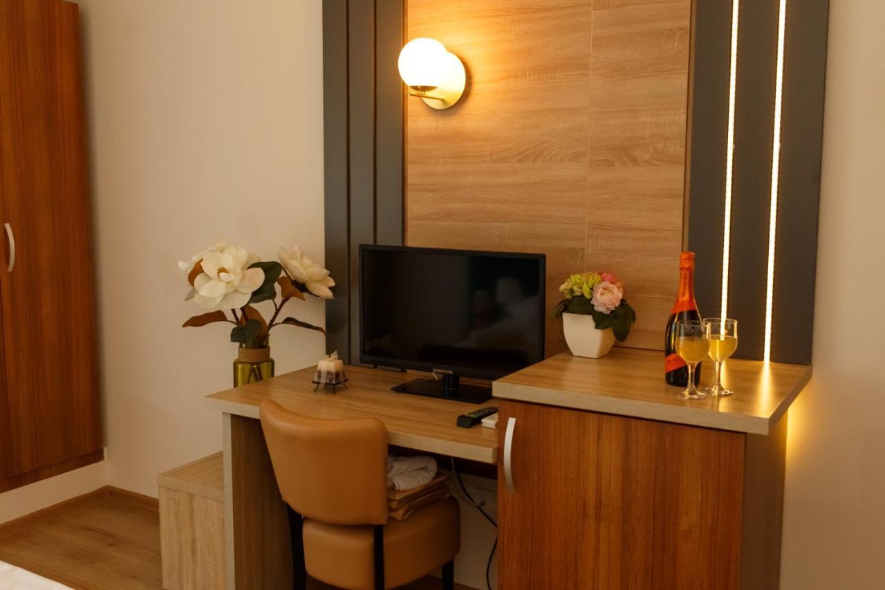 Grand Hotel Astoria Mamaja Zewnętrze zdjęcie
