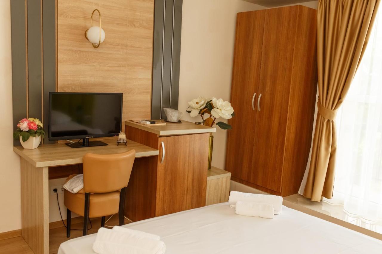 Grand Hotel Astoria Mamaja Zewnętrze zdjęcie